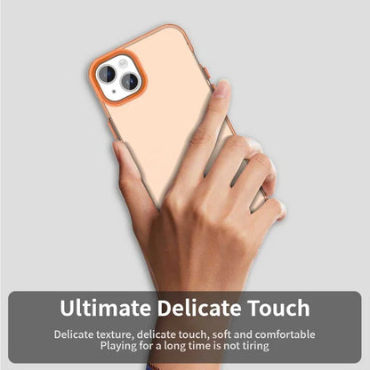 iPhone 15 -suojakuori PC+TPU+PET Mattapintainen puhelimen takakuori – oranssi
