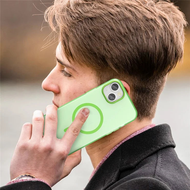 iPhone 15 Plus / 14 Plus Magnetic Case Translucent Matte Anti-Fingerprint Phone Cover - Fluorescent Green